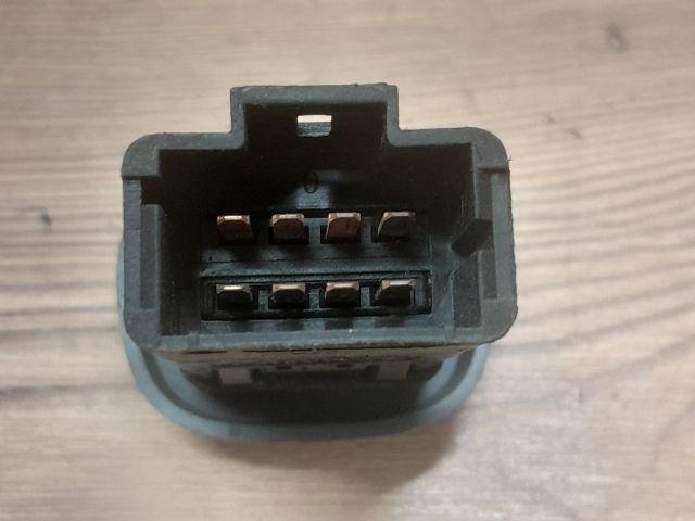 bontott RENAULT CLIO II Vészvillogó Kapcsoló