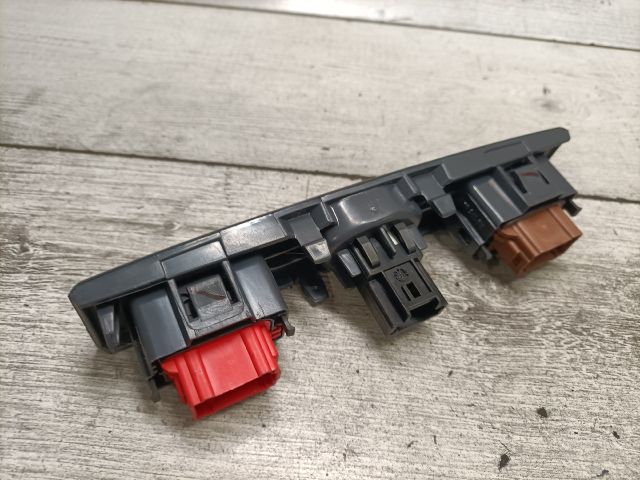 bontott RENAULT CLIO II Vészvillogó Kapcsoló