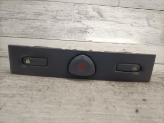 bontott RENAULT CLIO II Vészvillogó Kapcsoló