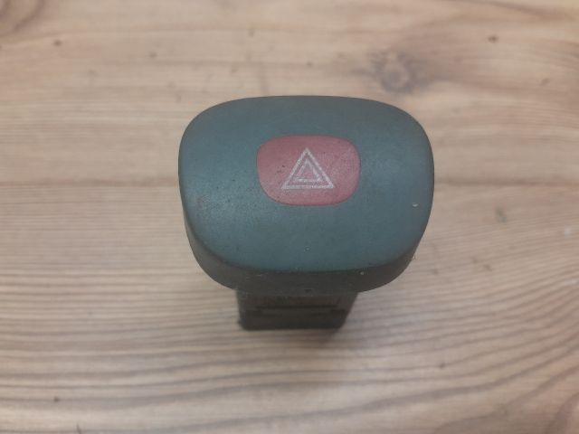 bontott RENAULT CLIO II Vészvillogó Kapcsoló