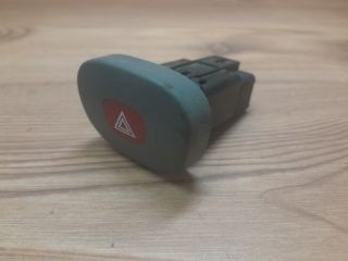 bontott RENAULT CLIO II Vészvillogó Kapcsoló