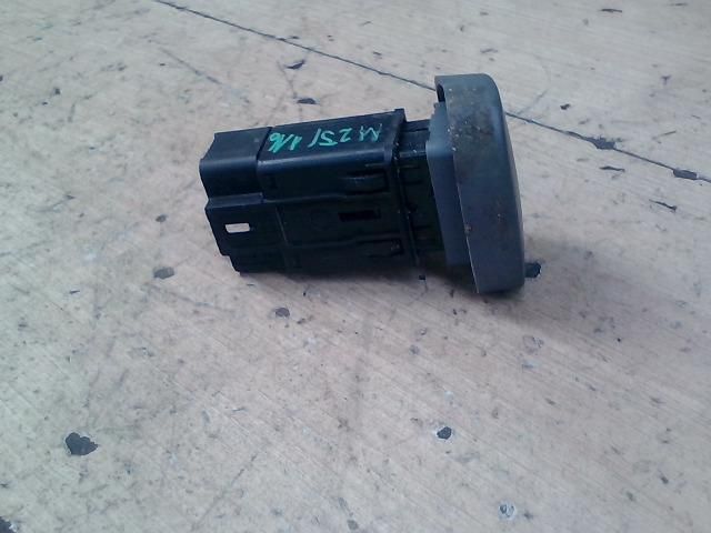 bontott RENAULT CLIO II Vészvillogó Kapcsoló