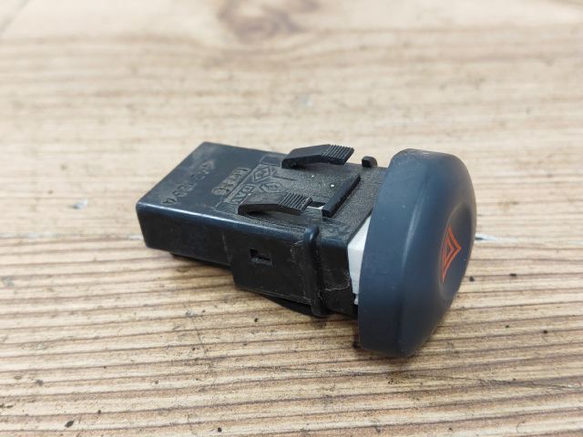 bontott RENAULT CLIO II Vészvillogó Kapcsoló