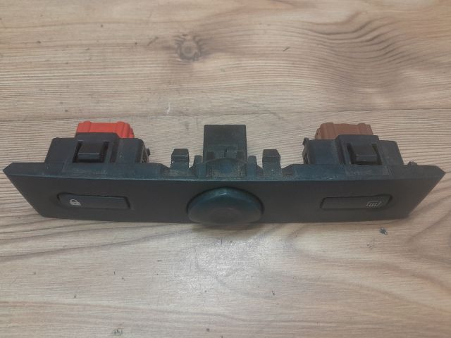 bontott RENAULT CLIO II Vészvillogó Kapcsoló