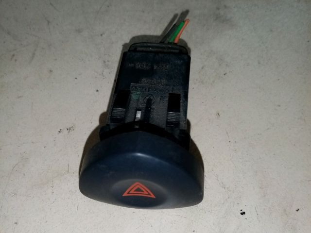 bontott RENAULT CLIO II Vészvillogó Kapcsoló