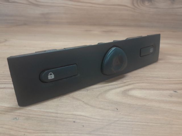 bontott RENAULT CLIO II Vészvillogó Kapcsoló