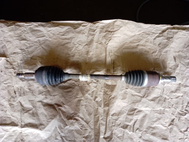 bontott RENAULT CLIO III Bal Féltengely