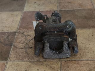 bontott RENAULT CLIO III Bal hátsó Féknyereg Munkahengerrel