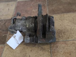 bontott RENAULT CLIO III Bal hátsó Féknyereg Munkahengerrel