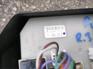 bontott RENAULT CLIO III Biztosítéktábla Motortér