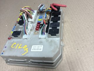 bontott RENAULT CLIO III Biztosítéktábla Motortér