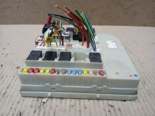 bontott RENAULT CLIO III Biztosítéktábla Motortér