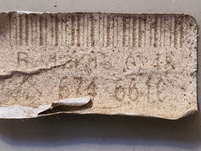 bontott RENAULT CLIO III Biztosítéktábla Motortér