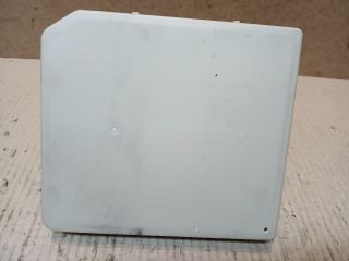 bontott RENAULT CLIO III Biztosítéktábla Motortér