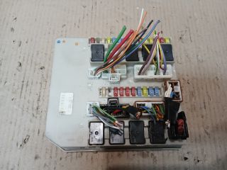 bontott RENAULT CLIO III Biztosítéktábla Motortér