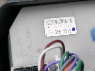 bontott RENAULT CLIO III Biztosítéktábla Motortér