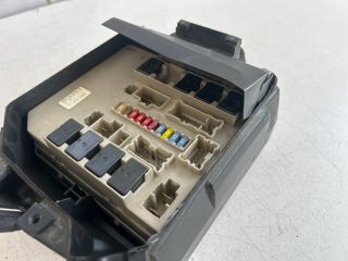 bontott RENAULT CLIO III Biztosítéktábla Motortér