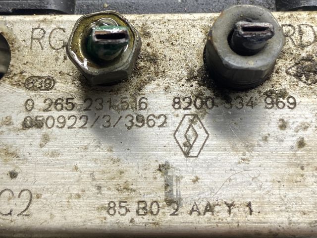 bontott RENAULT CLIO III ABS Kocka