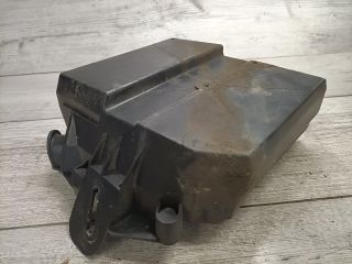 bontott RENAULT CLIO III Biztosítéktábla Motortér