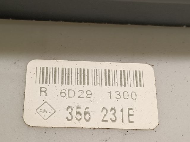 bontott RENAULT CLIO III Biztosítéktábla Motortér