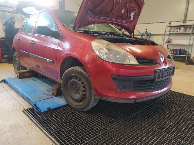 bontott RENAULT CLIO III Első Bölcső