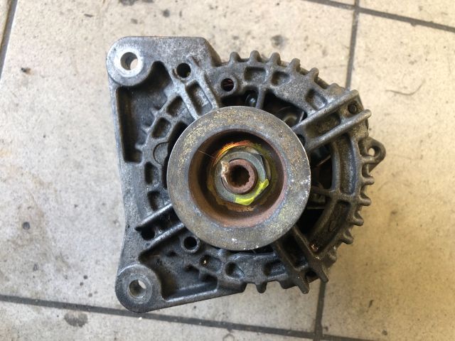 bontott RENAULT CLIO III Generátor