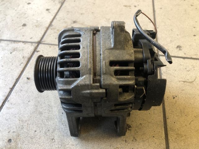 bontott RENAULT CLIO III Generátor