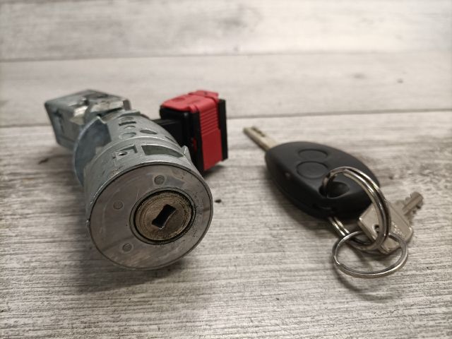 bontott RENAULT CLIO III Gyújtáskapcsoló