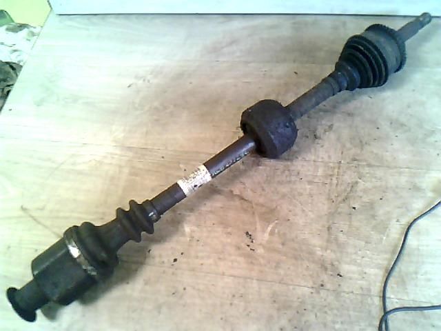 bontott RENAULT CLIO III Jobb Féltengely