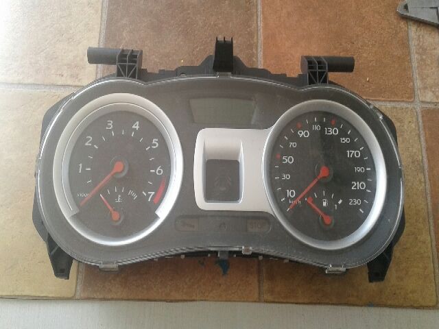 bontott RENAULT CLIO III Kilométeróra