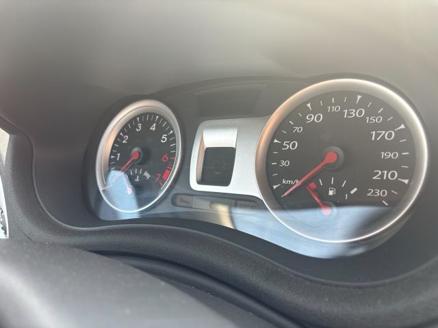 bontott RENAULT CLIO III Kilométeróra