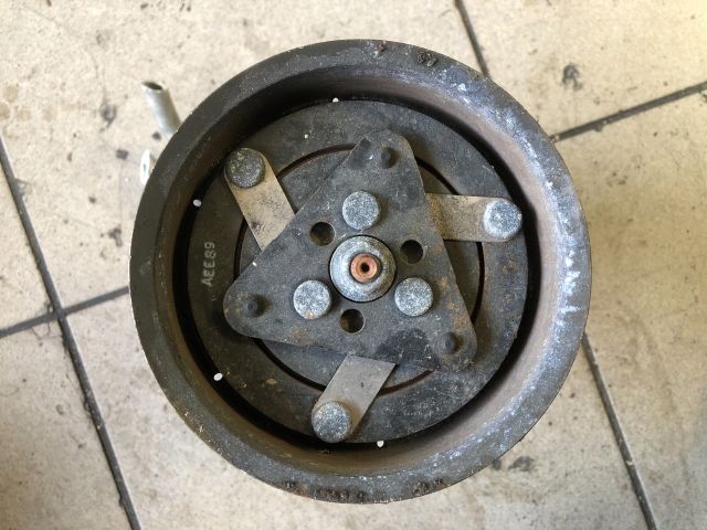 bontott RENAULT CLIO III Klímakompresszor