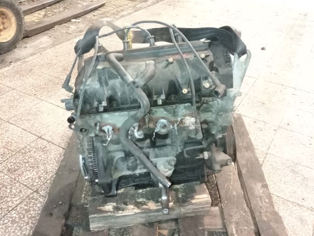 bontott RENAULT CLIO III Motor (Fűzött blokk hengerfejjel)
