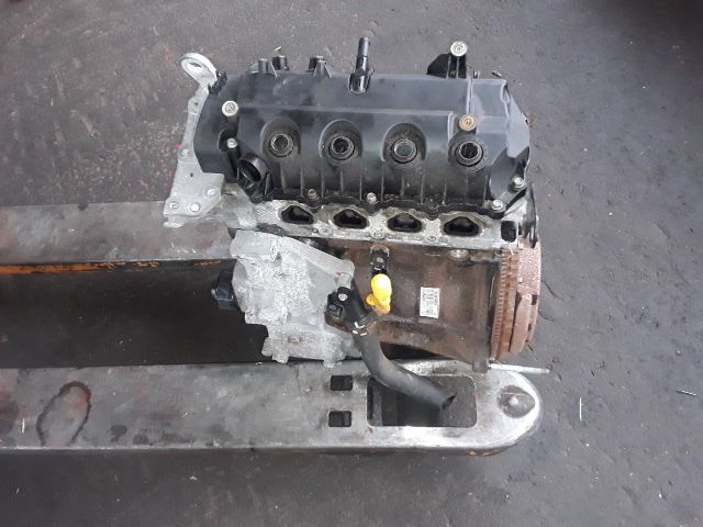 bontott RENAULT CLIO III Motor (Fűzött blokk hengerfejjel)