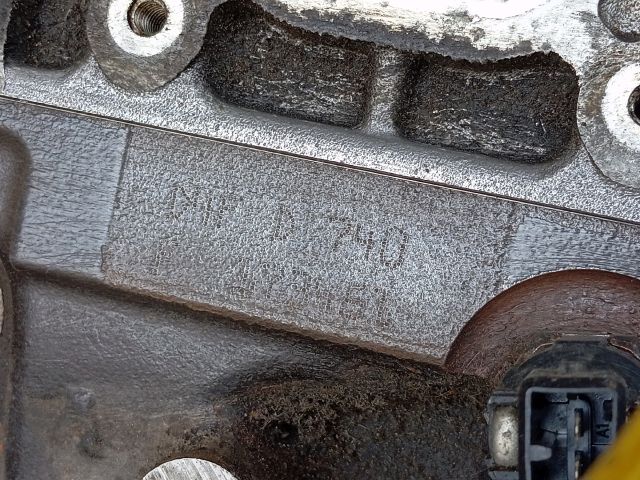bontott RENAULT CLIO III Motor (Fűzött blokk hengerfejjel)