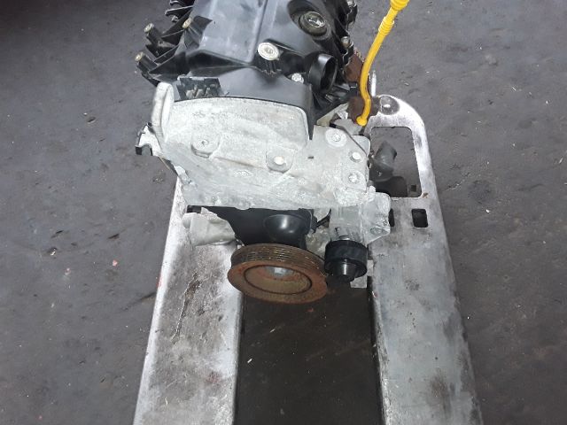 bontott RENAULT CLIO III Motor (Fűzött blokk hengerfejjel)