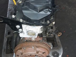 bontott RENAULT CLIO III Motor (Fűzött blokk hengerfejjel)