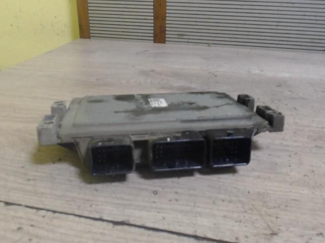 bontott RENAULT CLIO III Motorvezérlő