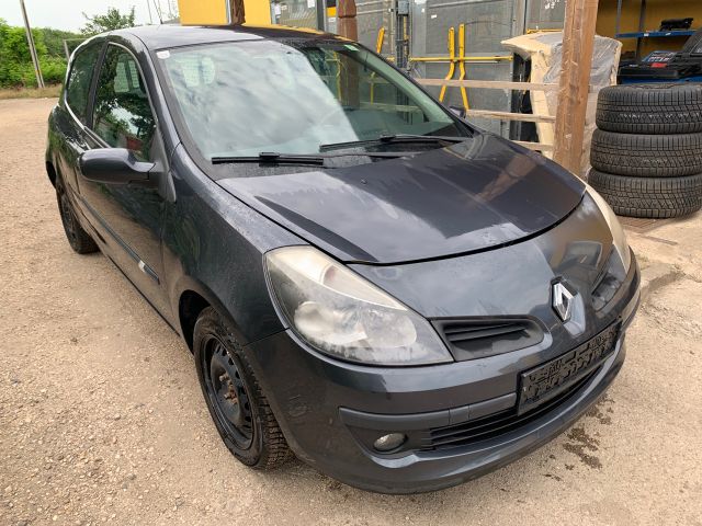 bontott RENAULT CLIO III Motorvezérlő