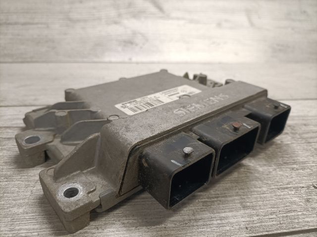 bontott RENAULT CLIO III Motorvezérlő