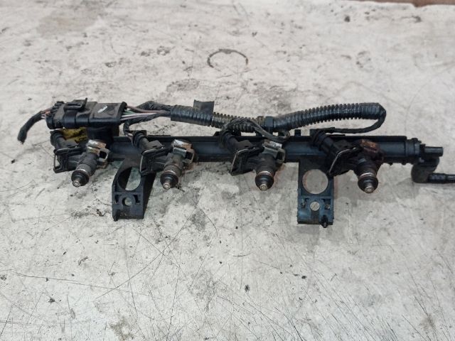 bontott RENAULT CLIO III Porlasztó Sor / Híd