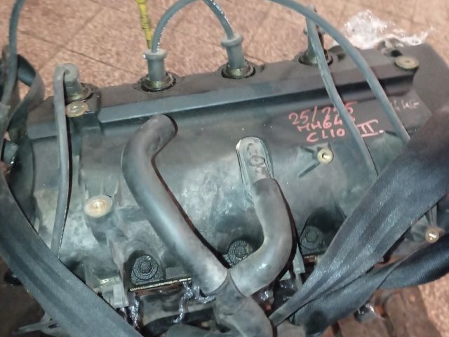 bontott RENAULT CLIO III Szelepfedél