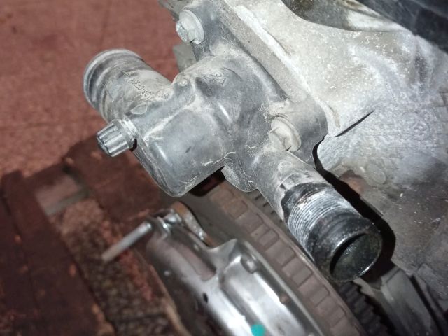 bontott RENAULT CLIO III Termosztátház