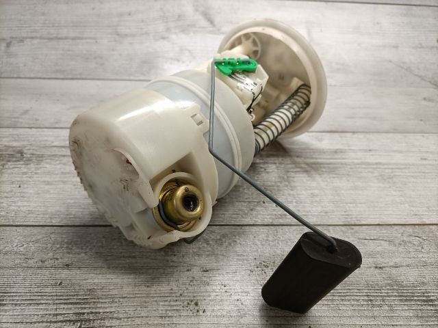 bontott RENAULT CLIO III Üzemanyag Szivattyú