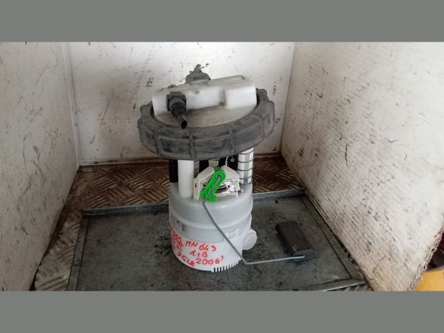 bontott RENAULT CLIO III Üzemanyag Szivattyú