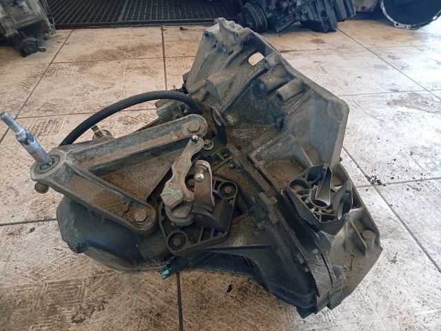 bontott RENAULT CLIO III Váltó (Mechanikus)