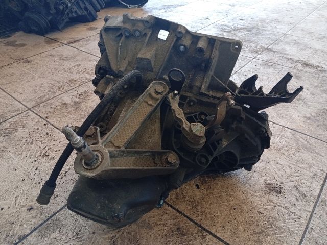 bontott RENAULT CLIO III Váltó (Mechanikus)