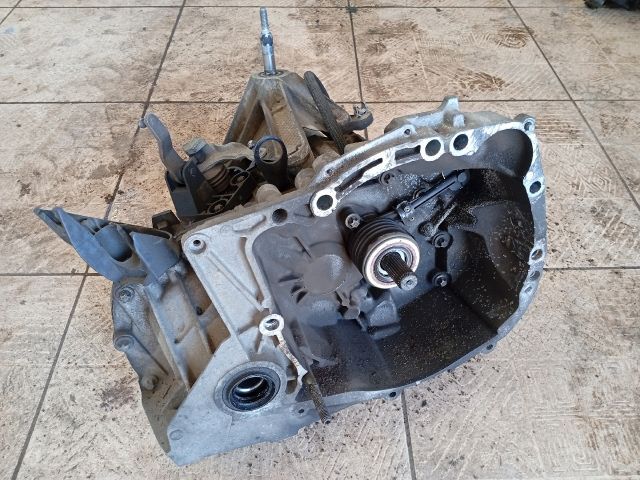 bontott RENAULT CLIO III Váltó (Mechanikus)