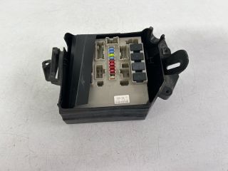 bontott RENAULT CLIO III Biztosítéktábla Motortér