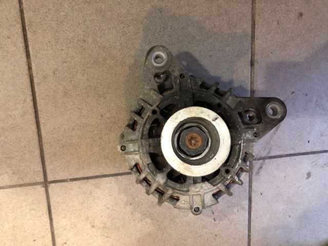 bontott RENAULT CLIO III Generátor